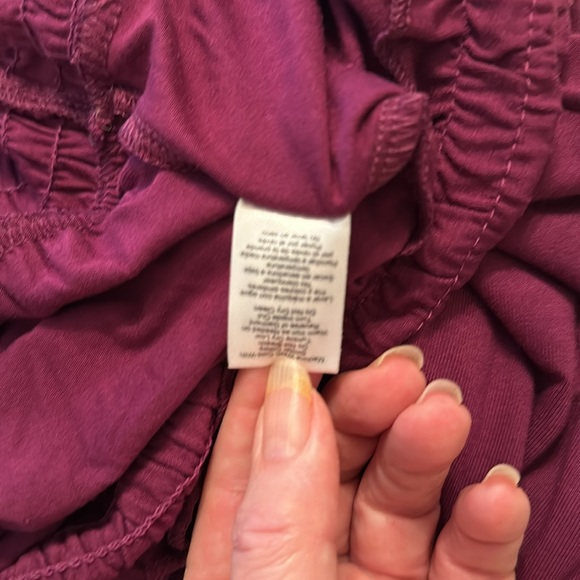 NWOT VENUS burgundy cold shoulder top size small - Picture 5 of 5